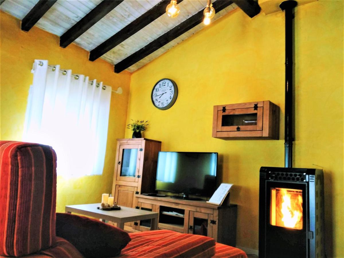Casa Rural Madera Y Sal Salinas de Anana Bagian luar foto